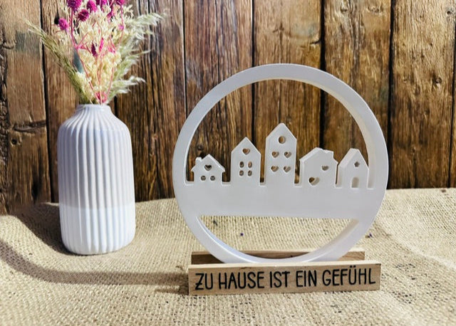 Handgemachter Häuserkranz zum Hängen oder Stellen